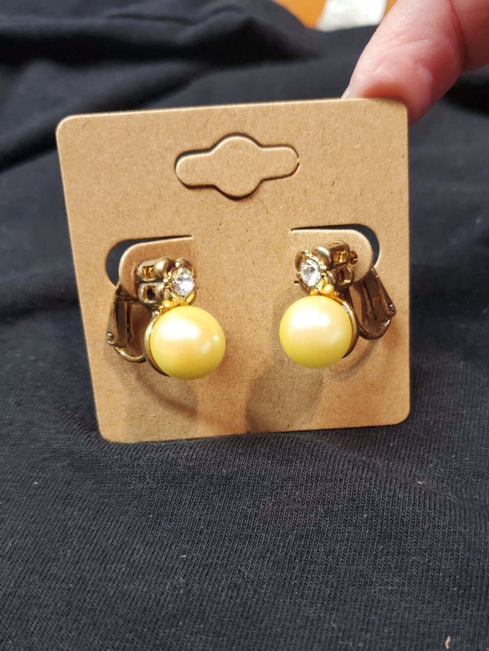 Vintage Avon Gold Tone Yellow Faux Pearl Clip On Earrings Rhinestone Accent